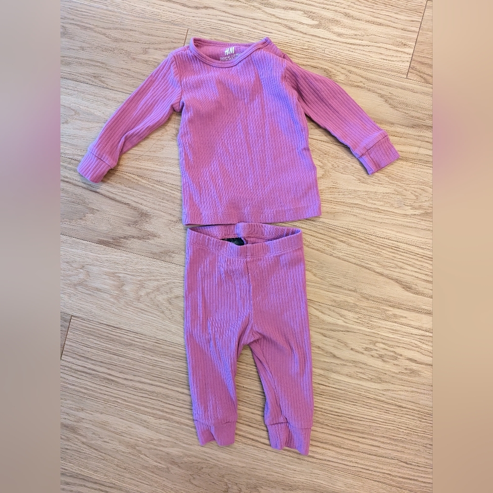 H&M ribbed 2-pc outfit (4-6 months)